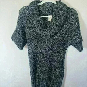 Pink Rose cowl neck short sleeve sweater.‎